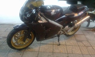 广州市白云区太和镇出售VFR400  9500