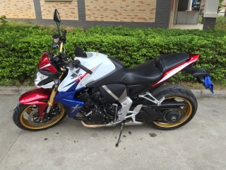 广西贺州出售14年本田CB1000R变异大黄蜂,5.58万接刀!!!!!!!!