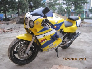 铃木GSX400跑车