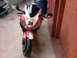 出台08CBR1000RR鹦鹉头