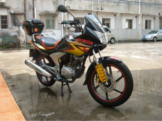 台山大江代友出两台车！本田CBF150战鹰~09版天剑YBR125