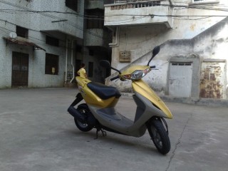 广东梅州卖一台本田不倒翁50，跟本田Z4