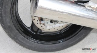 顺德13500出售带牌带证94年CB400，带改装！另有吉村全段同SHOEI头盔一个一起有优惠