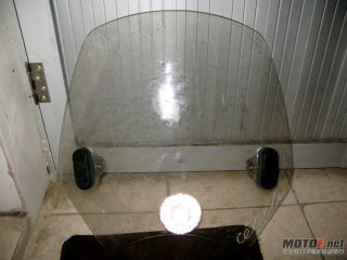 深圳80元不等出售绵羊改装件/天剑王风挡/防水手机/踏板配件等等