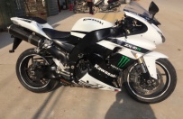 出台板正的一塌糊涂的07年ZX-10R