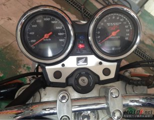 佛山23000元出售一手**2代CB400。