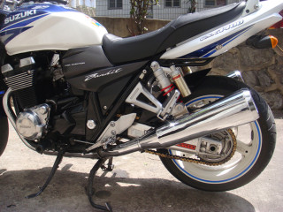 出台街车铃木GSX1400大魔神