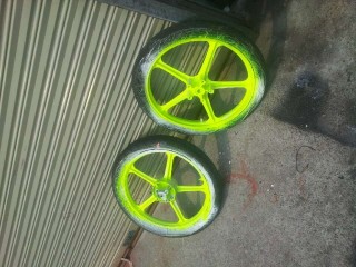 新塘出售二冲战车AR80&比亚乔80