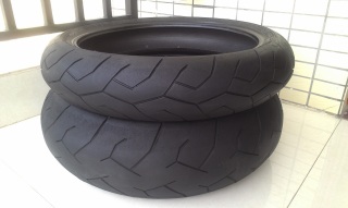 出售倍耐力半热熔对胎120 180