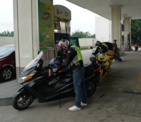 代友发帖出售03天浪400电喷运动版