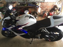 出售07年cbr600，两套版花，两条排气，一条原装，一条兄弟排气3万整。