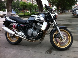 台山12500代友出售CB400·····接刀