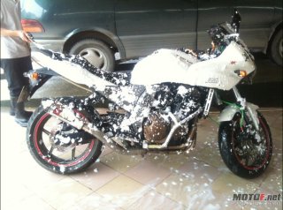 湛江地区代友出售06 Z750S $ 30800 RMB