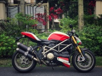 卖09年街霸S12年鹦鹉11年哈雷1200