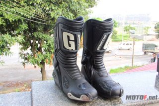 出售连体皮衣/G鞋