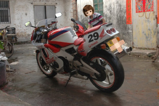 车车已卖，多谢坊坊。还有个原装DAYTONA卡码550蚊，可刀刀