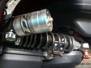 出售一对9.5新的DJ1后避震（山叶车系，进口光阳，国产高手125双枪车系直上）