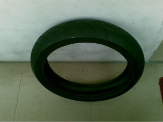 广东省佛山市出售2条跑车胎(150元起）（已售，请删帖）。感谢绿茵直播