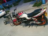 罗定代友出01年CB400一代