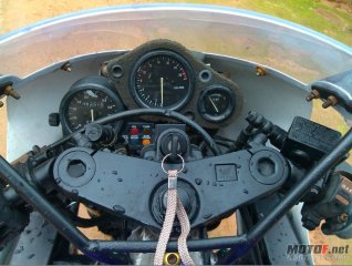 （车车暂停出售。各位车友不好意思。）出CBR22.。因有急事急需现金周转7500  求秒。