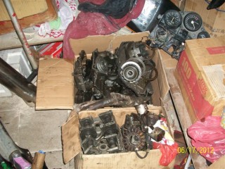 广东中山出售两台尸体车,一台是缺件VFR400,30期,一台NSR125,可以着车的,一起5500元