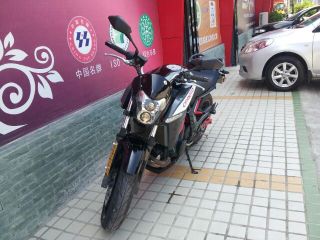 出售春风摩托(比新车旧一点)