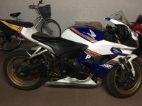 惠州市博罗县园洲镇代河源车友出台08年F5。售32500元。