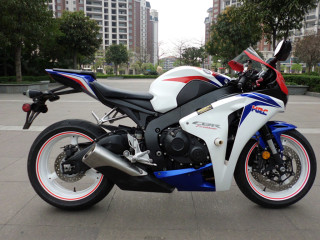 佛山三水代友转让08CBR1000。接受补差价换车。。己售出