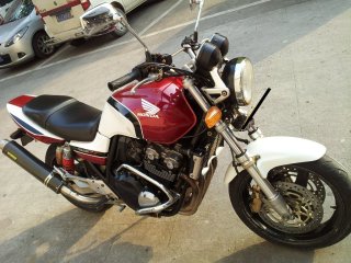 江门市区代友出售零零年超精神CB400一部