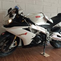 阿普利亚RSV4顶配    2013款