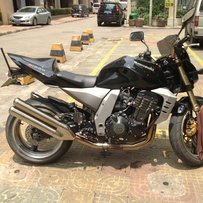 佛山地区出售05Z1000。96TTR。爱诺头盔