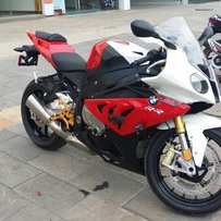代友出一台2012 s1000RR 求秒！！！！！！！！！！