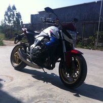 广东澄海76000代友出台13年全新车回来的高配cb1000r（大黄蜂）