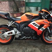 园洲镇代友出台07年CBR1000，售29800元。