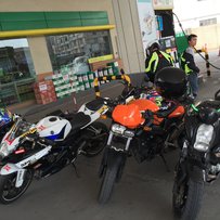 感觉双缸车始终不适合，出宝马 f800r