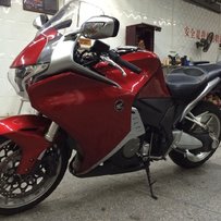 代友发贴：东莞出全新车回来的VFR1200