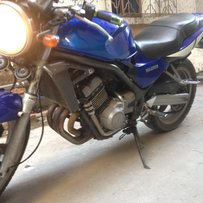 求秒杀哥出现，4800块川崎宝马250出售.8成新