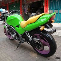 广西玉林代友出售 半尸体 ( 94款Kawasaki川崎宝马-250 ) 街车 价格：2800