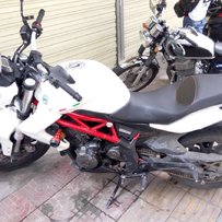 集体换车，出小黄龙300，CB400一代，改装铁马。KTM620