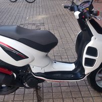 出部新净的阿普利亚50大脚踏板