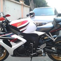 已出售。。。。。。。。。多谢车友的欣赏。东莞出售新净一手07CBR1000