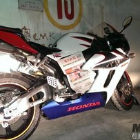 珠海市区38000出售原版CBR1000