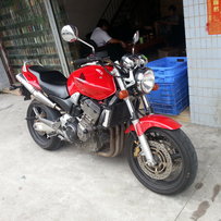 顺德代友出售07本田黄蜂900!
