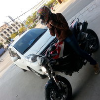 广州花都出售11年杜卡迪696一台，极品车况带改件！