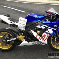 R1 05 款4万接秒。送套新皮衣，接刀的不送皮衣，实在优惠！