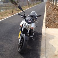 中山出精神的铃木GSR400，未来战士