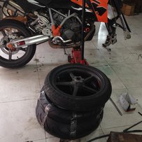 出售一对米其林轮胎