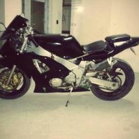 肇庆端州区出售FZR400改旧款R1.精神！