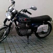 代友出售02本田脚启棍王CB400SS，买车送改装件！
