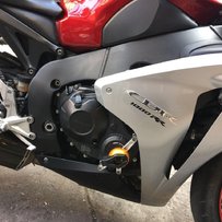 广州番禺代友出售精神08年cbr1000鹦鹉